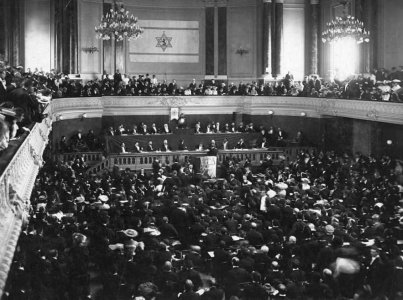 يحيى بركات    -    كامي ديفيس…   أو استعادة العقل من يد السردية