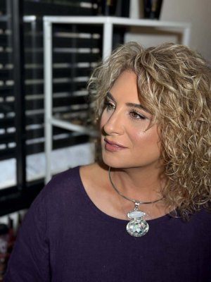 رانية مرجية    -     حين تصير الذاكرة هندسةً للضوء   قراءة في التجربة الشعرية لليليان بشارة منصور