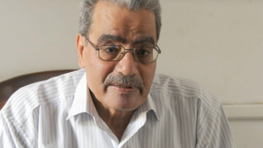 د/محمد عباس محمد عرابي   -   من رواد التجريب الإيقاعي داخل النص الشعري   (كيمياء القصيدة)    الشاعر محمد سليمان