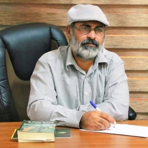 داود السلمان   -      الرمزية الباذخة في نص (وحدهم يعبرون الجسر) للشاعر التونسي البشير عبيد