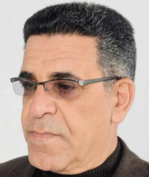 عبدالله السلايمة   -   بين الشجن والأمل... قراءة "انطباعية" في ديوان "قطار بضائع محدود الحركة"