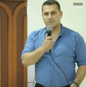 ھدى حجاجي أحمد    -  حين تصبح المسافة وهمًا والحضور قدرًا   قراءة نقدية في نص "أكذوبة المسافة" للشاعر أحمد بشار الحلاق