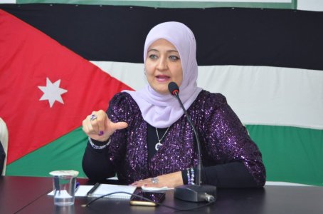 تكريم الأديبة أ. د. سناء الشّعلان في منتدى الفريق الإبداعيّ للثّقافة والفنون